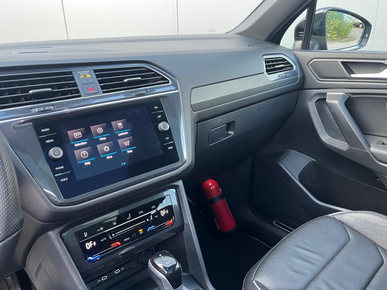 Volkswagen TIGUAN All-Space 2.0 TSI R-Line 4Motion 7 Pers / Pano / Gekoelde stoelen / Sfeer verlichting / Trekhaak