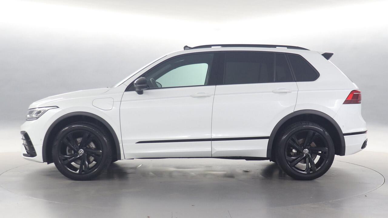 Volkswagen TIGUAN 1.4 TSI eHybrid 245pk PHEV R-Line Black Style / Panoramadak / Head Up / 360 Camera / Demonstratieauto