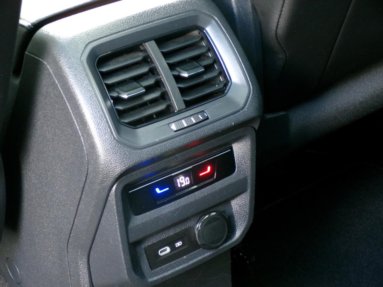 Volkswagen TIGUAN 1.5 TSI R-Line Business+, Automaat / Schuifdak / Carplay + Android Auto / Virtual Cockpit / Camera / 19' Velgen