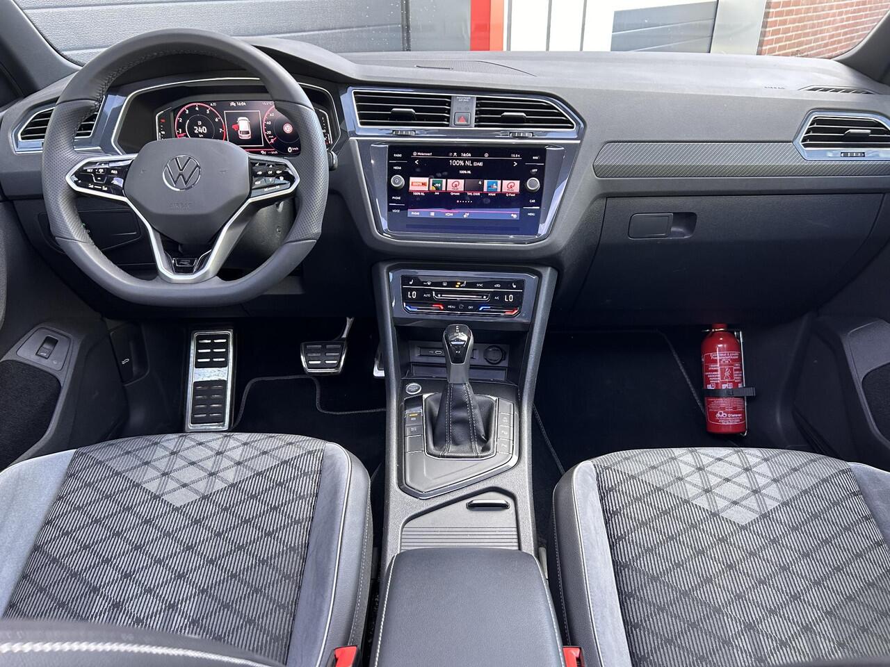 Volkswagen TIGUAN 1.5 TSI 110kW DSG R-Line | Pano | Trekhaak | Virtual | LED | Keyless |