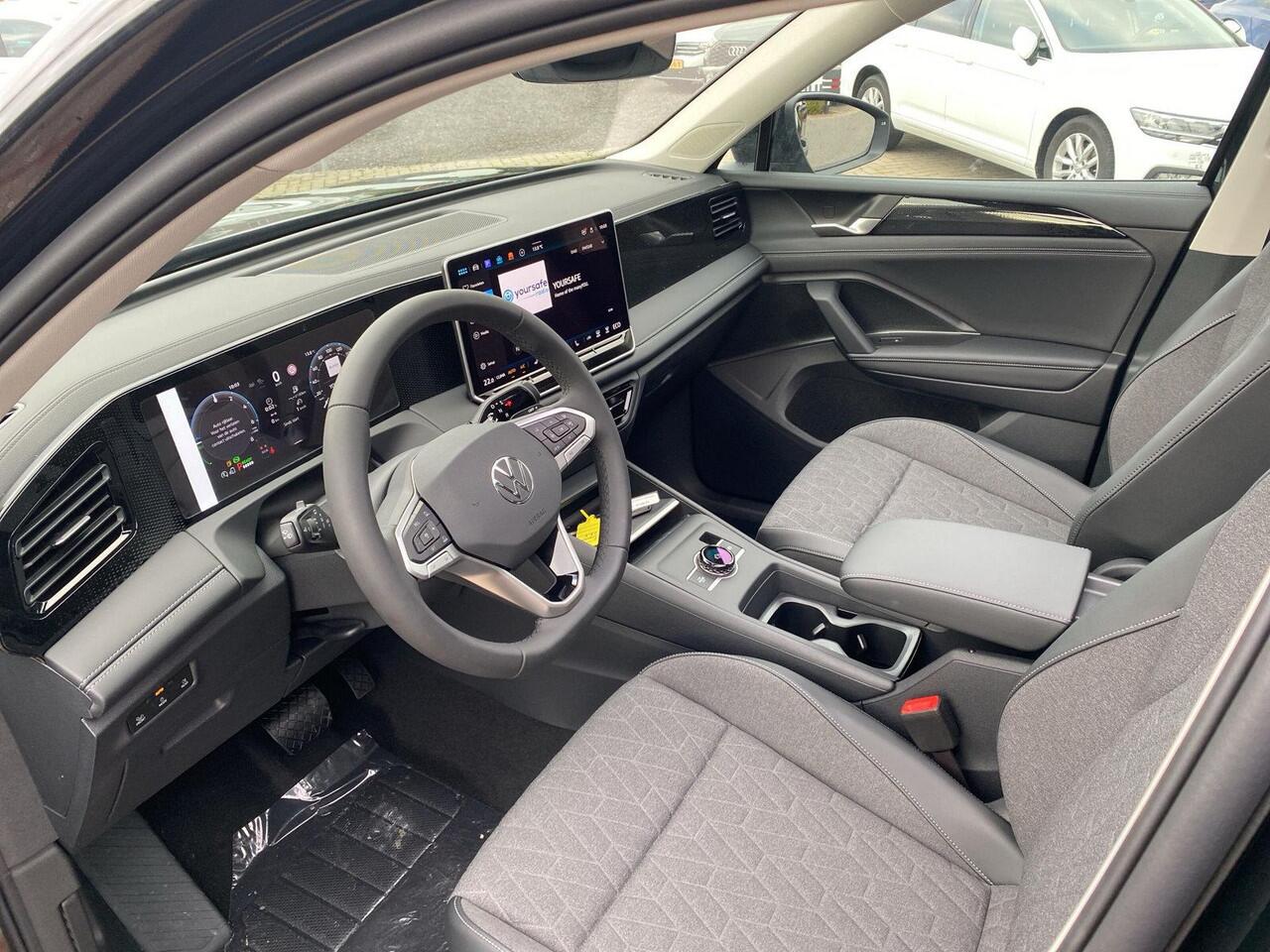 Volkswagen TIGUAN 1.5 eHybrid Life Edition | Pano | Trekhaak | 18" | | PHEV |