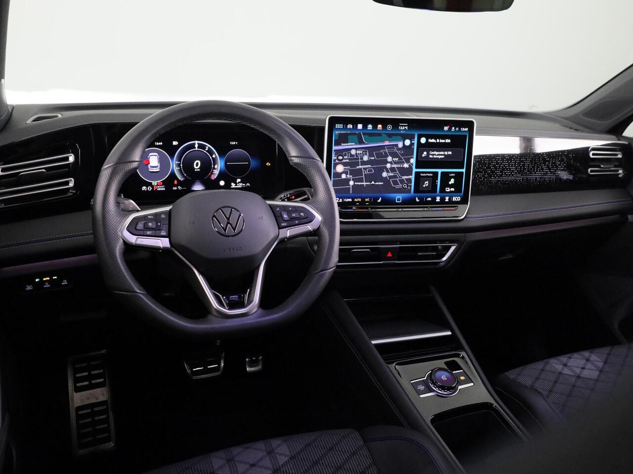 Volkswagen TIGUAN 1.5 eHybrid R-Line Edition 204 pk Automaat (DSG) | Verlengde garantie | Navigatie | Parkeersensoren (Park assist) | Achteruitrijcamera | R-Line |