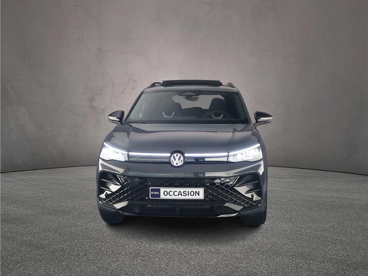 Volkswagen TIGUAN 1.5 eHybrid R-Line Edition 272pk DSG Automaat, Panoramadak, Trekhaak, Black style, Stoelverwarming, Elektrische achterklep, Dodehoeksensor, Led matrix verlichting