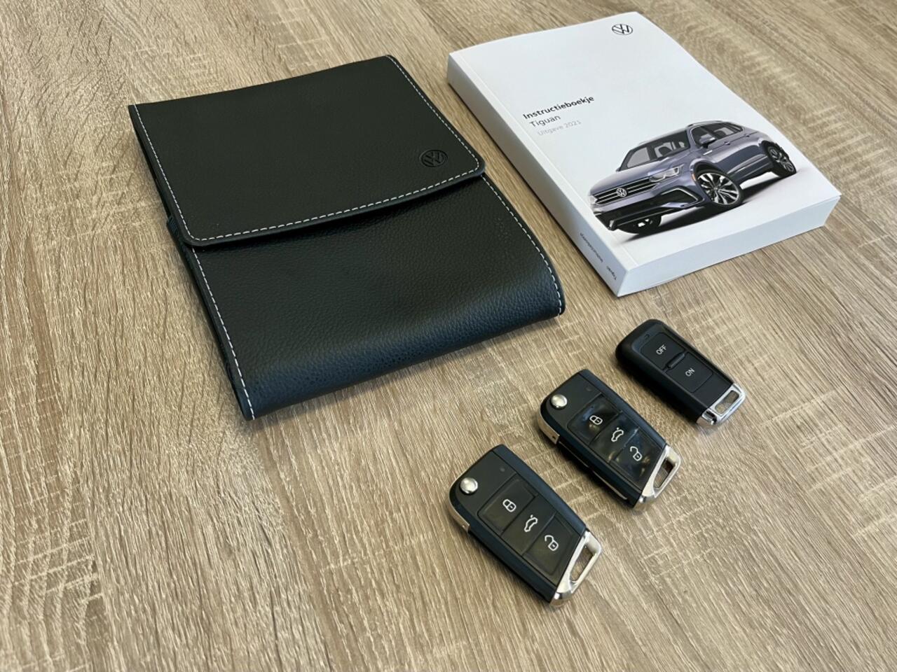 Volkswagen TIGUAN 1.5 TSI R-Line Camera Trekhaak Standkachel Carplay Keyless Navi