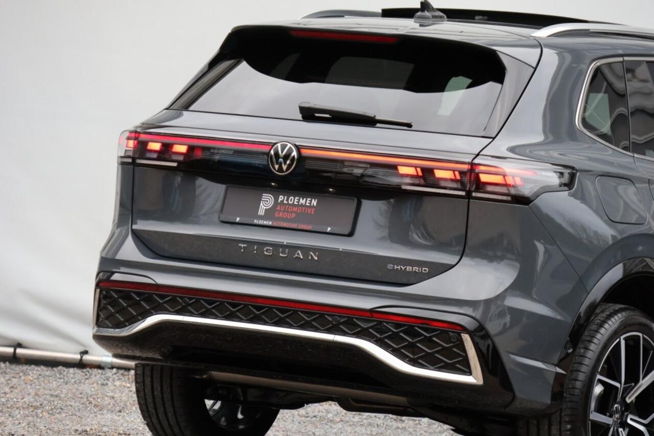 Volkswagen TIGUAN 1.5 eHybrid R-Line Edition - 272 pk **Pano / Trekhaak / 5j garantie