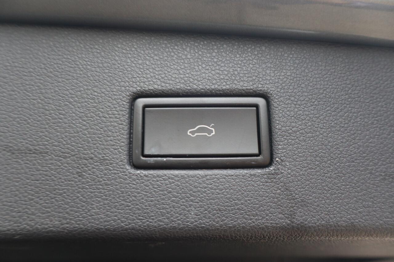 Volkswagen TIGUAN 1.5 TSI ACT Highline Business R NL-Auto!! Panoramadak I Apple Car-Play