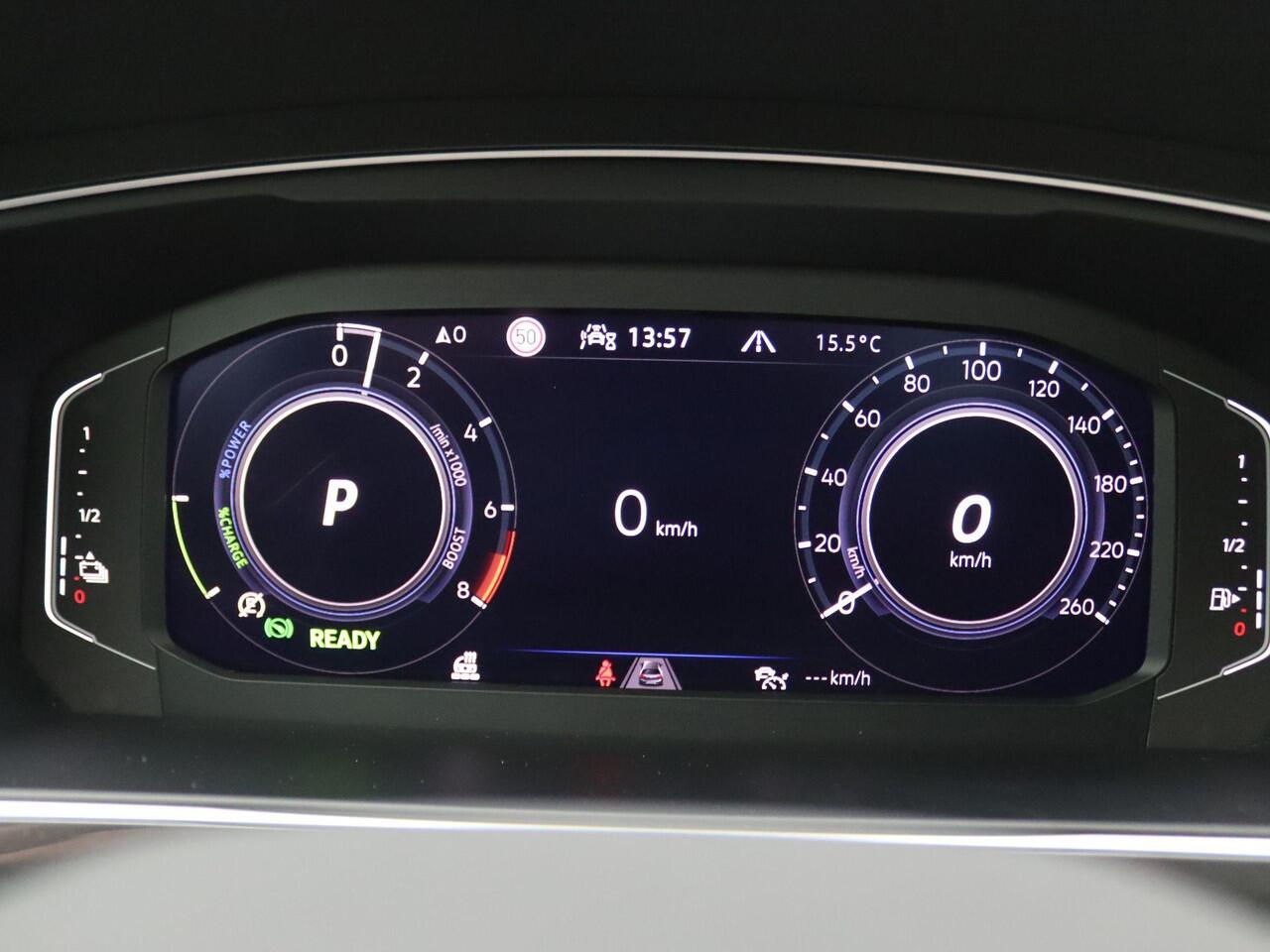 Volkswagen TIGUAN 1.4 TSI eHybrid R-Line Business+ 245PK DSG Pano-Schuifdak, SOH 86%, Trekhaak, Leder, Memorystoel, 20" LM Velgen, Matrix-LED Verlichting, 360gr. Camera