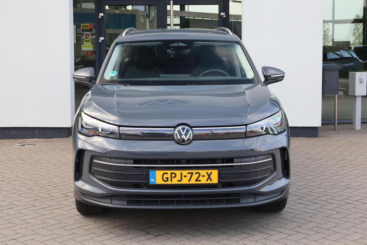 Volkswagen TIGUAN 1.5 eHybrid Life Edition wegklapbare trekhaak 19" lmv Design pakket met LED matrix stoel en stuurwielverwarming NL auto 48 mnd 100.000km garantie door ons nieuw geleverd