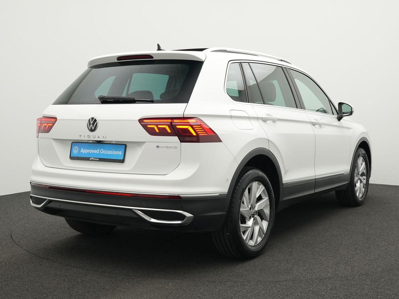 Volkswagen TIGUAN 1.4 TSI eHybrid 245 pk DSG Elegance | Panoramadak | Leder | Geheugenstoelen | IQ Light | Stuur-/stoelverwarming | Achteruitrijcamera