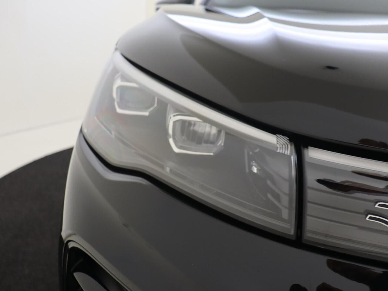 Volkswagen TIGUAN R-Line Edition - eHybrid | 'App-Connect' draadloze smartphone integratie | Automatische afstandsregeling (Adaptive Cruise Control) | Black Style Pakket