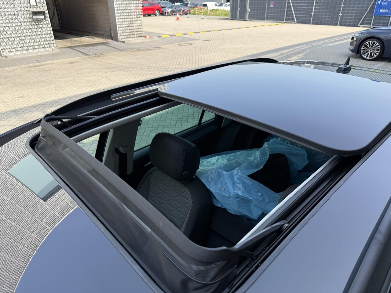 Volkswagen TIGUAN 1.4 TSI 245PK DSG eHybrid Life / Panoramadak / Virtual Cockpit / Elec. Trekhaak / Stuur & Stoelverwarming / LED / Navigatie / 17'' LMV **