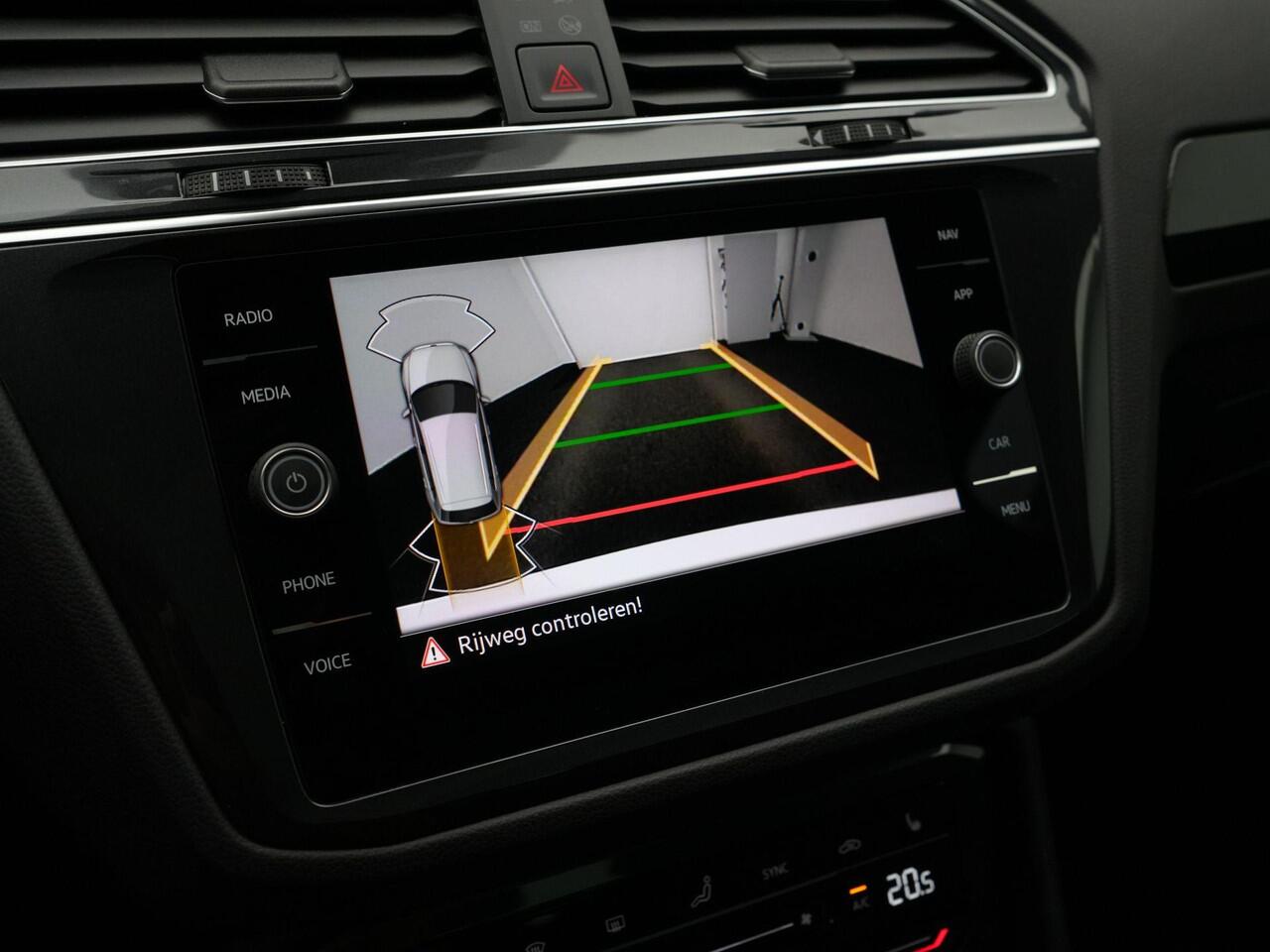 Volkswagen TIGUAN 1.4 TSI eHybrid 245 pk DSG Elegance | Panoramadak | Leder | Geheugenstoelen | IQ Light | Stuur-/stoelverwarming | Achteruitrijcamera