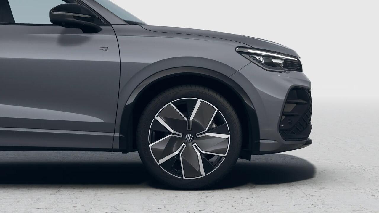 Volkswagen TIGUAN 1.5 eHybrid 272 6DSG R-Line Edition Automaat | Black Style Pakket
