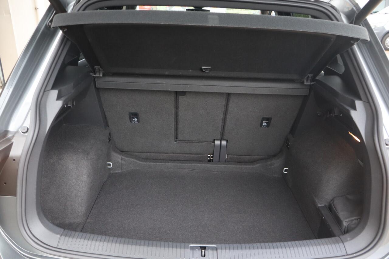 Volkswagen TIGUAN 1.5 TSI ACT Highline Business R NL-Auto!! Panoramadak I Apple Car-Play