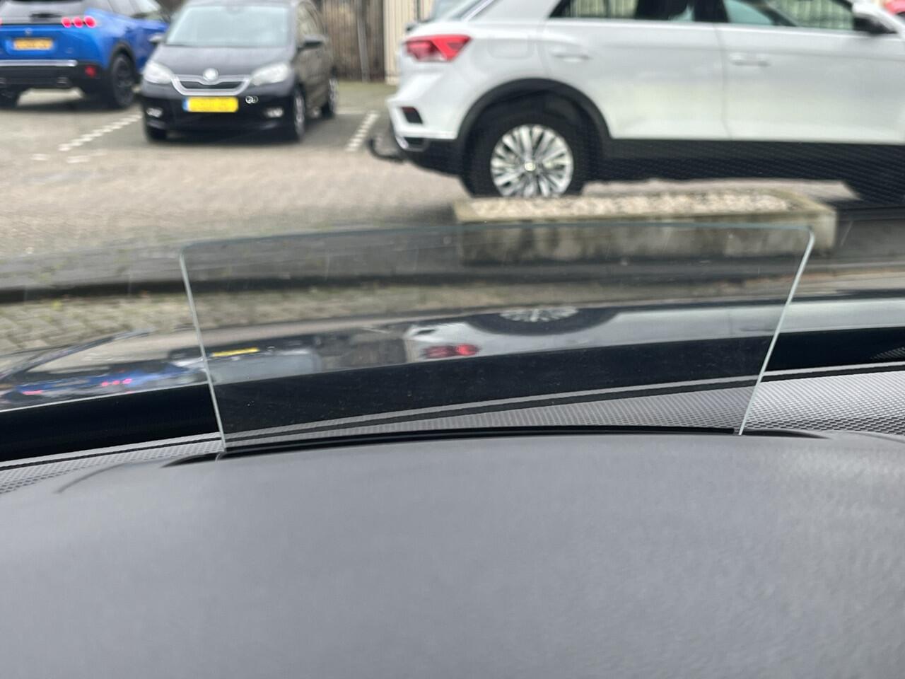 Volkswagen TIGUAN 1.4 TSI 245pk DSG eHybrid Elegance / Panorama dak / Zwenkbare trekhaak / Head-Up Display / 360 Camera / Elek Achterklep / IQ Led / Virtual cockpit