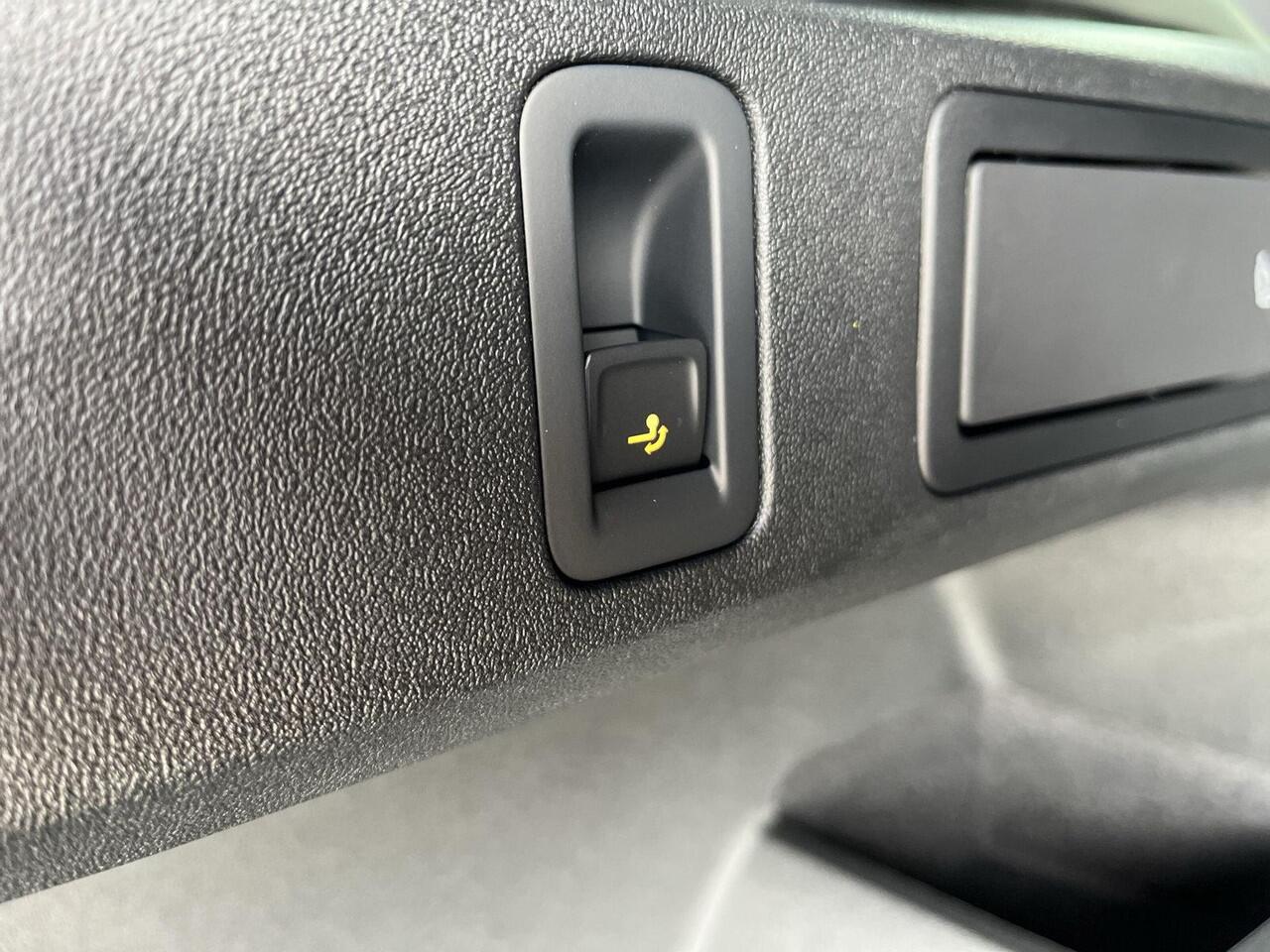 Volkswagen TIGUAN 1.5 eTSI R Line | 150Pk | Leder | Pano dak | HUD | Trekhaak | ERGO Active | Verwarmde/gekoelde Sportstoelen