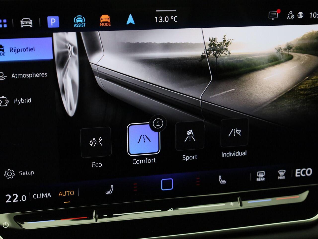 Volkswagen TIGUAN 1.5 eHybrid 200kW/272PK R-Line Business DSG · Panoramadak · 360°Camera + Parkeersensoren · Stoel- & stuurverwarming · Garantie tot oktober 2028 of 100000km.