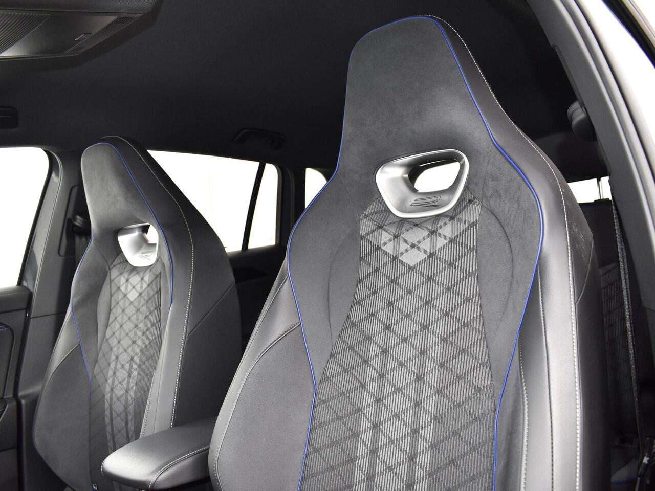 Volkswagen TIGUAN 1.5 eTSI 150pk DSG R-Line Business · Apple/Android Car Play · Camera · Elek. Trekhaak · Massage · Navigatie · 20'' Inch · Garantie t/m 27-02-2028 of 100.000km