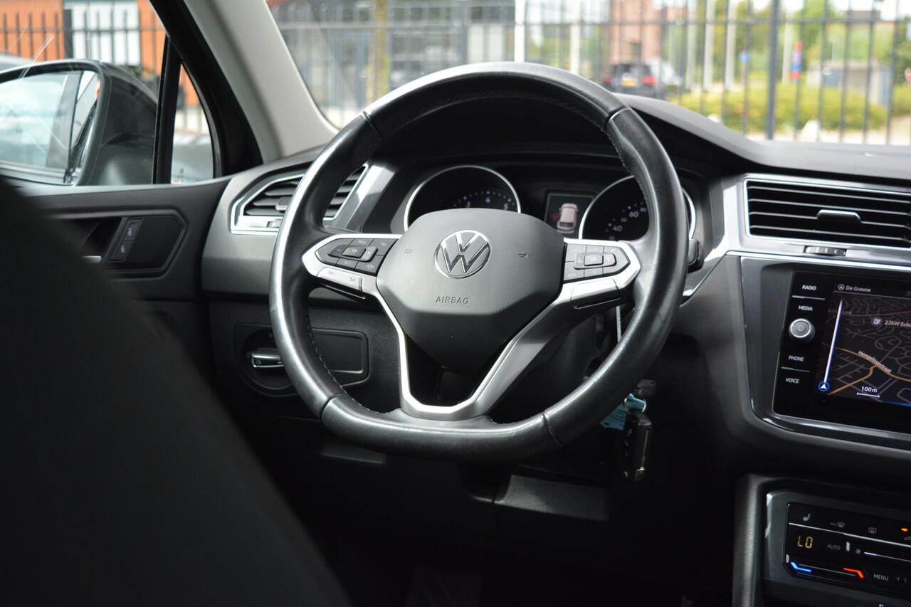 Volkswagen TIGUAN 1.5 TSI Life | ACC | Trekhaak | Camera |