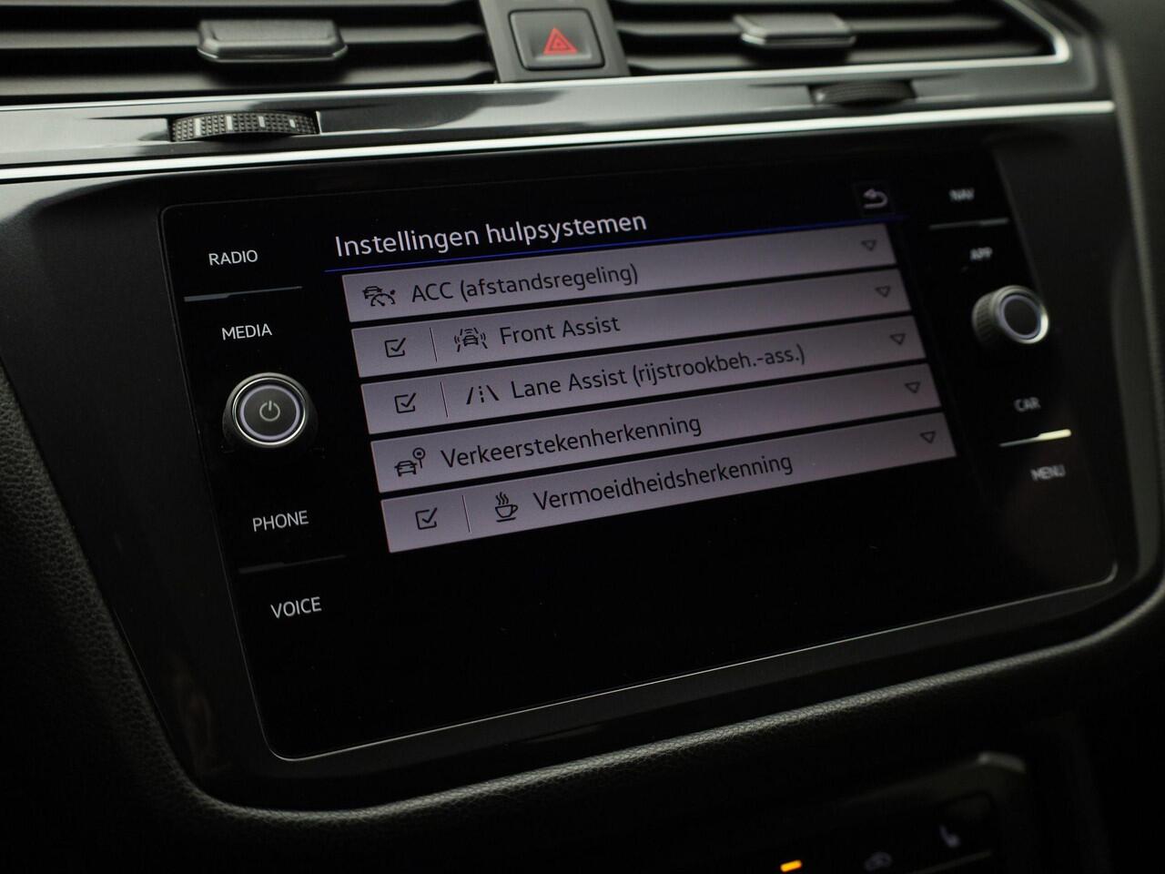 Volkswagen TIGUAN Allspace 1.5TSI/150PK R-Line Business 7p. DSG · Navigatie · Stoel- & stuurverwarming · Camera + parkeersensoren · Garantie t/m 30-08-2027 of 100000km.