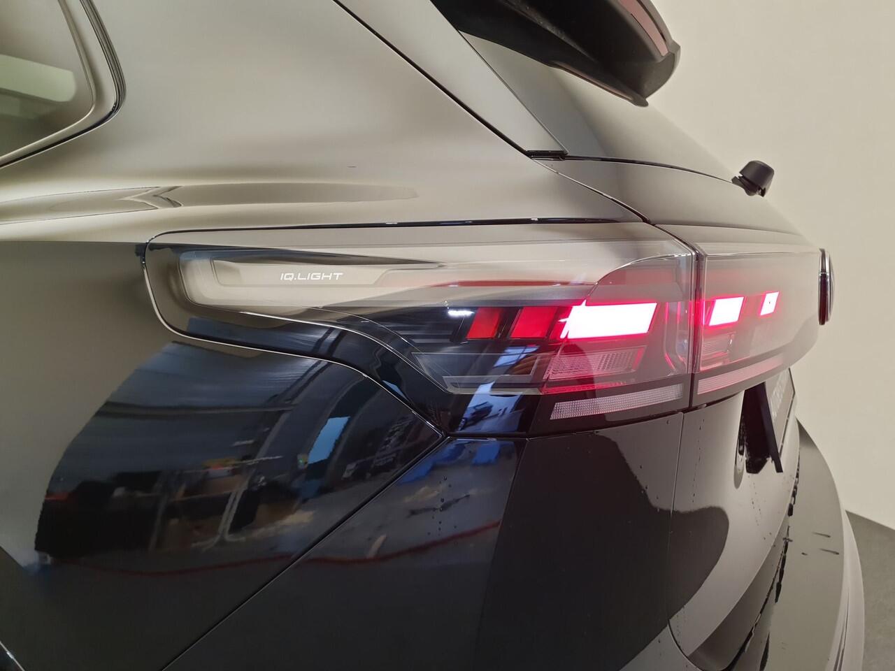 Volkswagen TIGUAN 1.5 eHybrid 272pk DSG/AUT R-Line Wegklapbare trekhaak, Panoramadak, Harman/Kardon, Leder