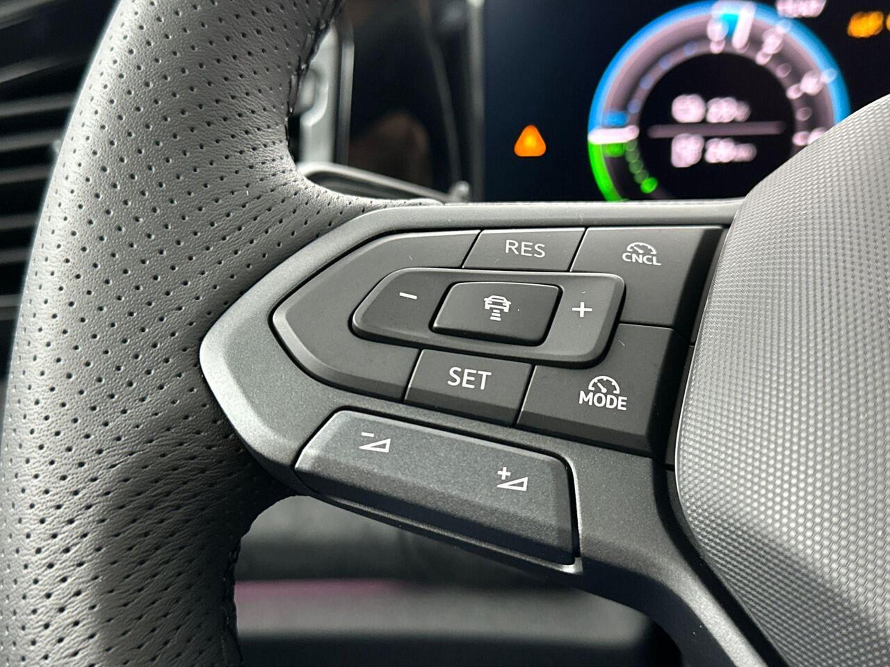 Volkswagen TIGUAN R-Line Edition Plug in Hybride 204 pk Black Style Pakket