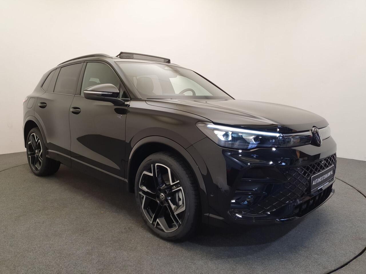 Volkswagen TIGUAN 1.5 eHybrid 272pk DSG/AUT R-Line Wegklapbare trekhaak, Panoramadak, Harman/Kardon, Leder