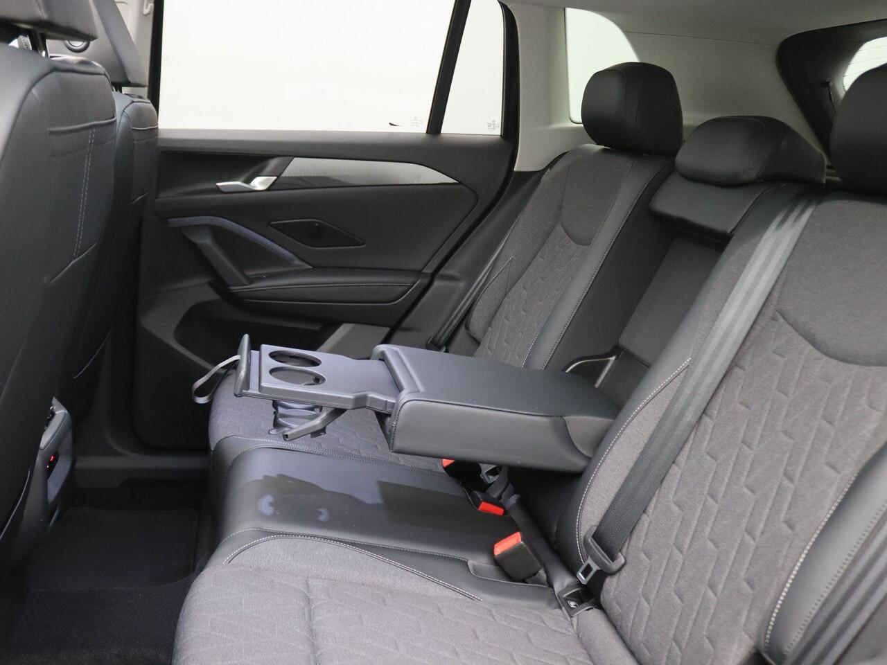 Volkswagen TIGUAN 1.5 eHybrid Life Edition 204PK DSG Pano-Schuifdak, Trekhaak, Adaptieve Cruise Controle, Achteruitrijcamera, Side Assist, Navi via Apple Carplay/Android Auto, Keyless, Stoel-Stuurverwarming, Elektr. Achterklep, 19" LM Velgen