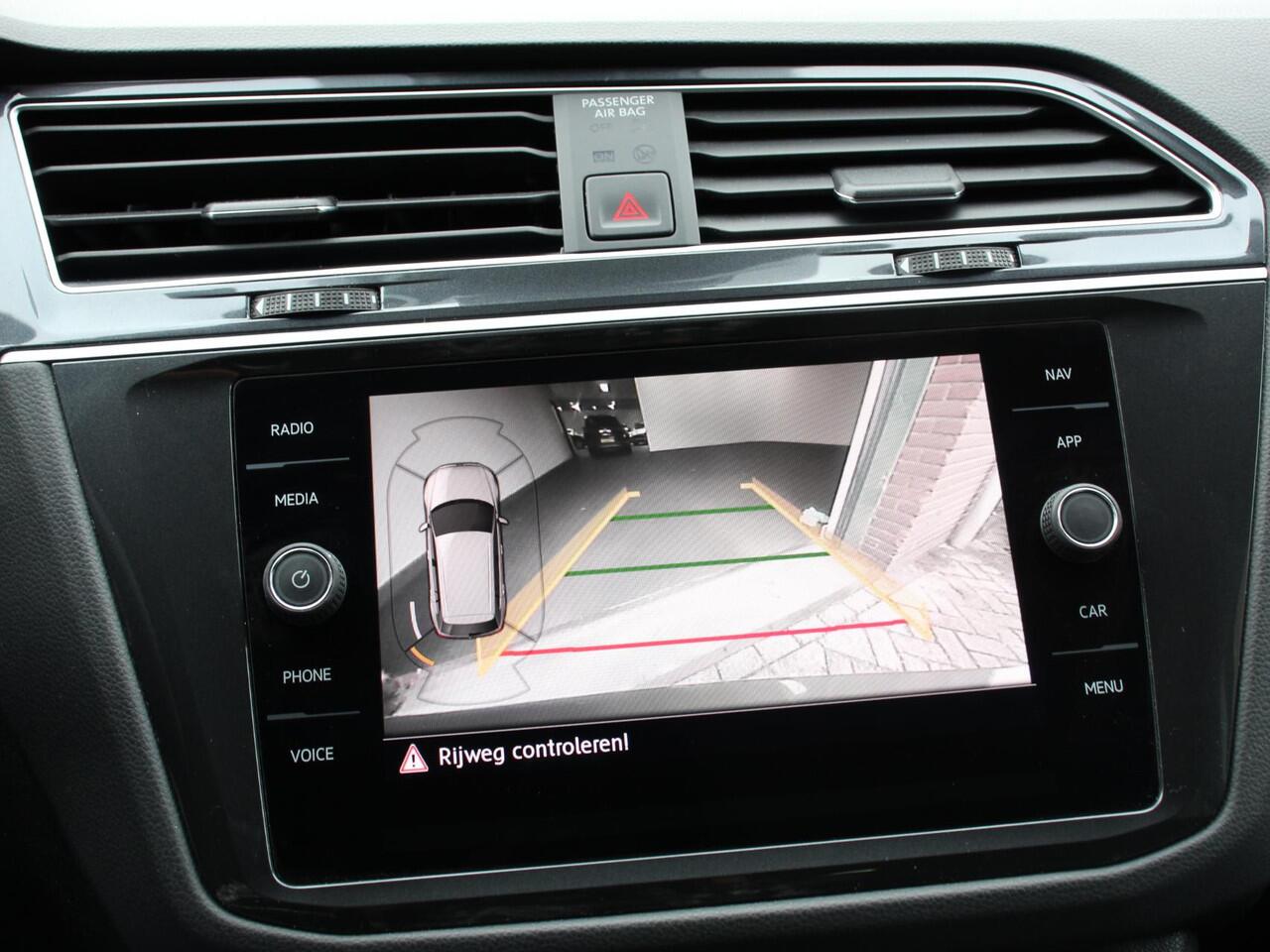 Volkswagen TIGUAN 1.5 TSI 150pk DSG Highline | Navigatie | Apple Carplay/Android Auto | Adaptive cruise control | Parkeersensoren | Camera | Park Assist | Lane Assist | Stoel- en stuurverwarming | Getinte ramen | Virtual Cockpit | LED-verlichting voor