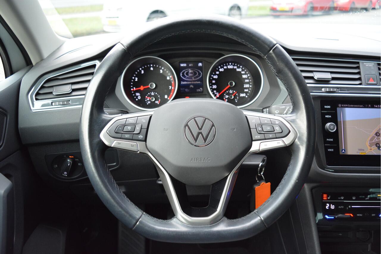 Volkswagen TIGUAN 1.5 TSI Life | Adaptive | CarPlay | Trekhaak | PDC V+A | Clima | Orig. NL |