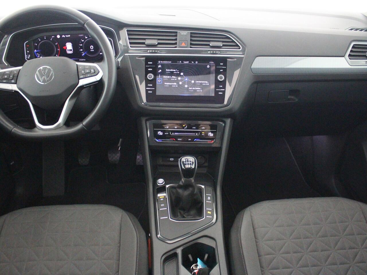 Volkswagen TIGUAN 1.5 TSI Life Business | Clima | Pano | Navi |*