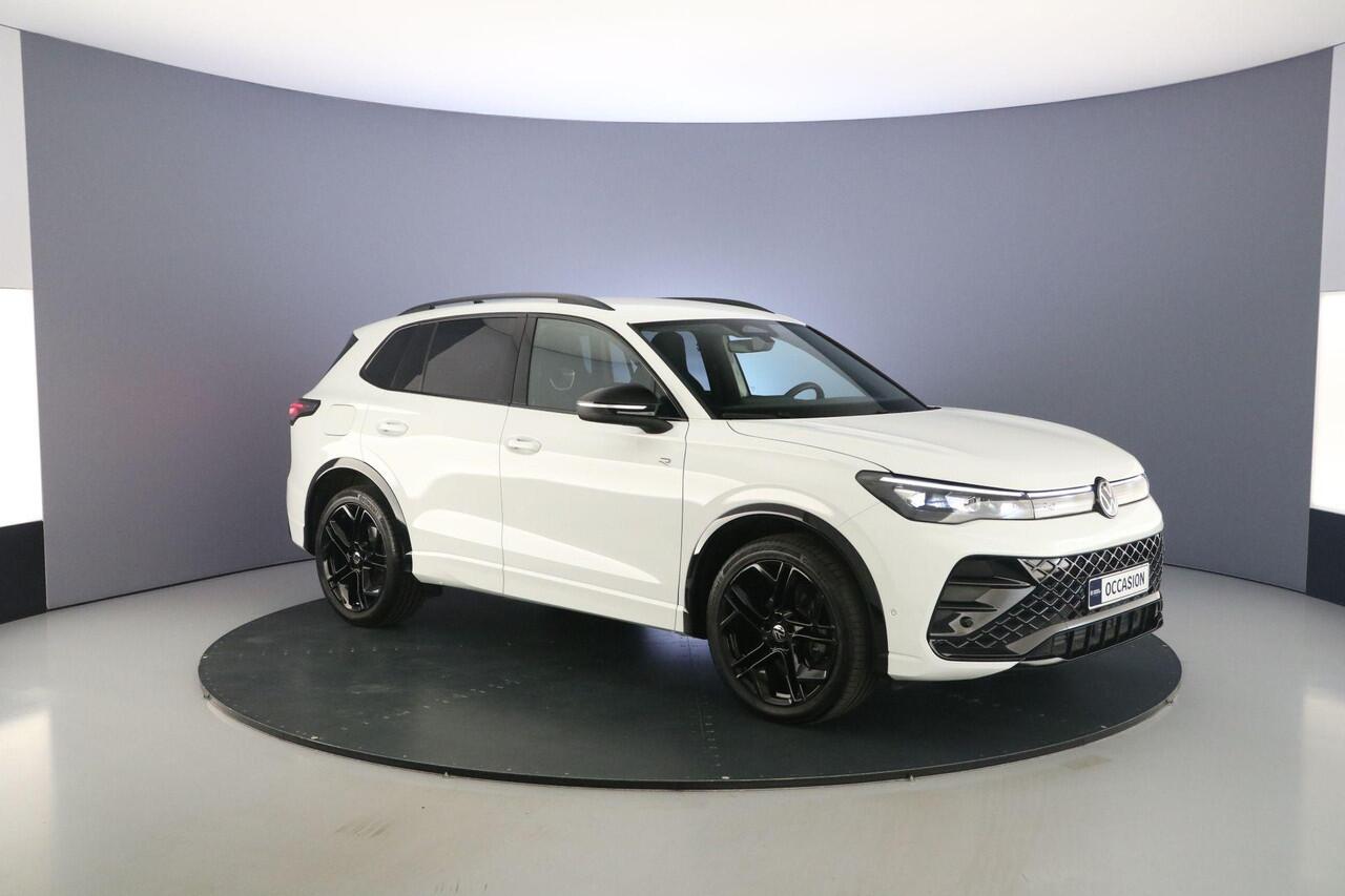 Volkswagen TIGUAN R-Line Edition 1.5 eTSI 150pk DSG Automaat Black style, Adaptive cruise control, Elektrische achterklep, Achteruitrijcamera, LED koplampen, Stuurwiel verwarmd