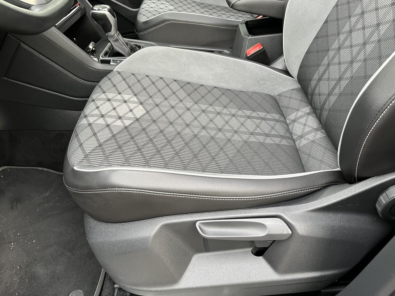 Volkswagen TIGUAN 1.4 TSI eHybrid R-Line / AUTOMAAT/ 2X R-LINE/ PANO/ CAMERA/ PARK. SENSOREN/ IQ. LIGHT/ STOEL-STUURVERWARM./ ELEK. ACHTERKLEP/ TRAVELASSIST/ KEYLESS/ ADAPT. CRUISE/ APP CONNECT/ NAVI/ CLIMA/ DAB/ 20" LMV