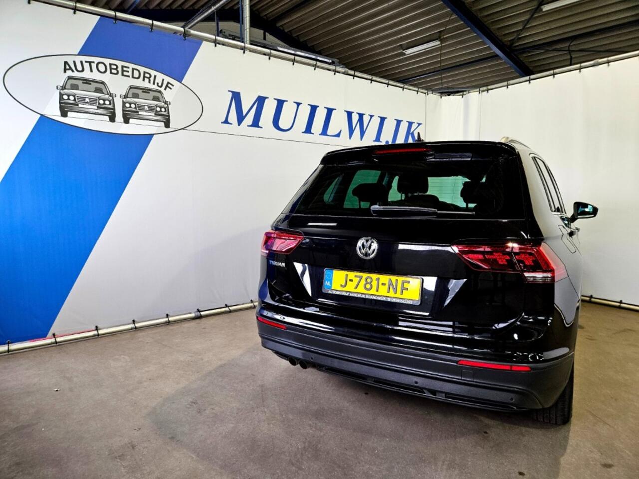 Volkswagen TIGUAN 1.5 TSI Comfortline Business / Panoramadak / Leder / NL Auto