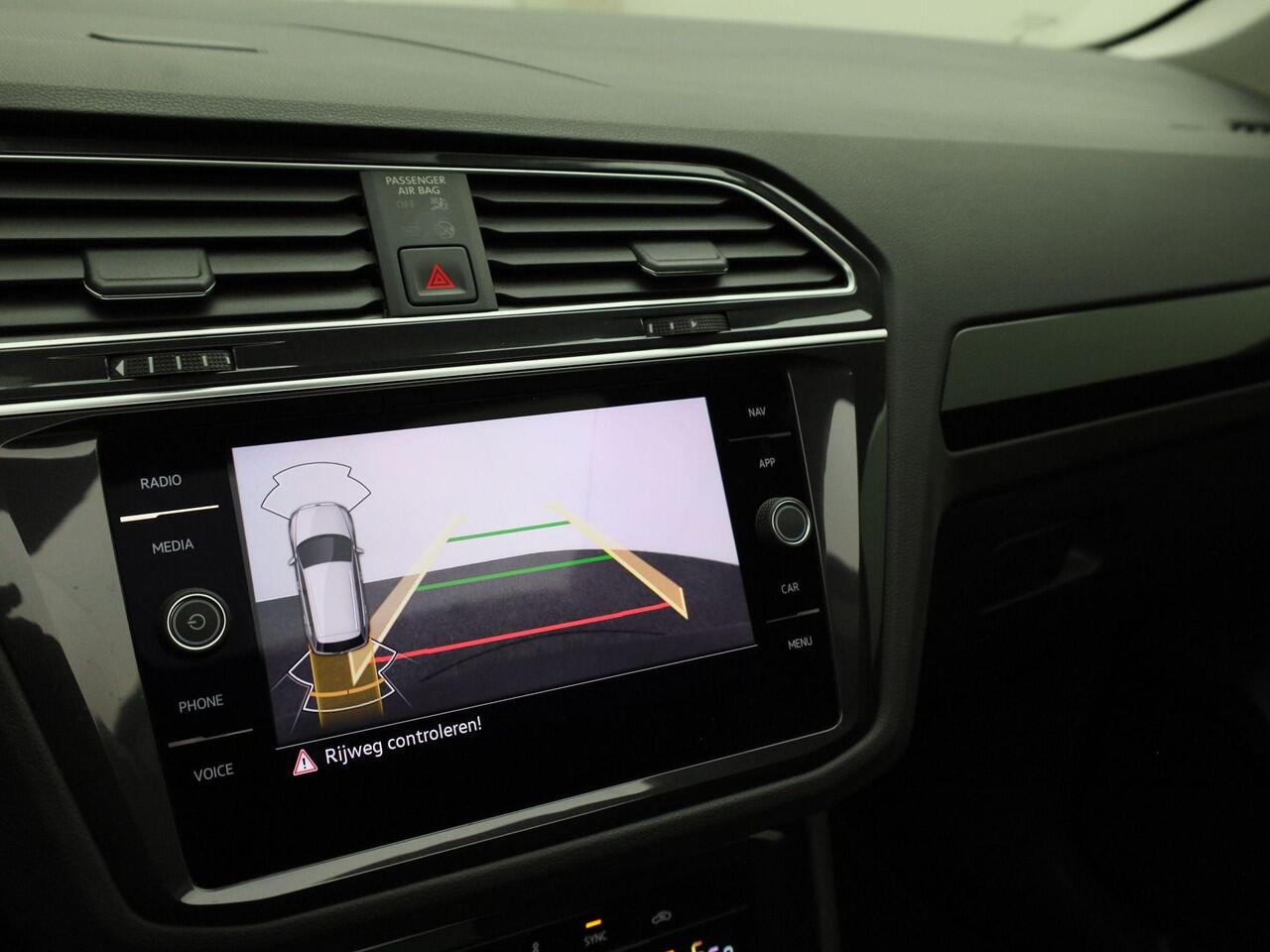 Volkswagen TIGUAN 1.4 TSIeHybrid 180kW/245PK Elegance DSG · Panoramadak · Apple/Android Car Play · Camera + Parkeersensoren · Navigatie