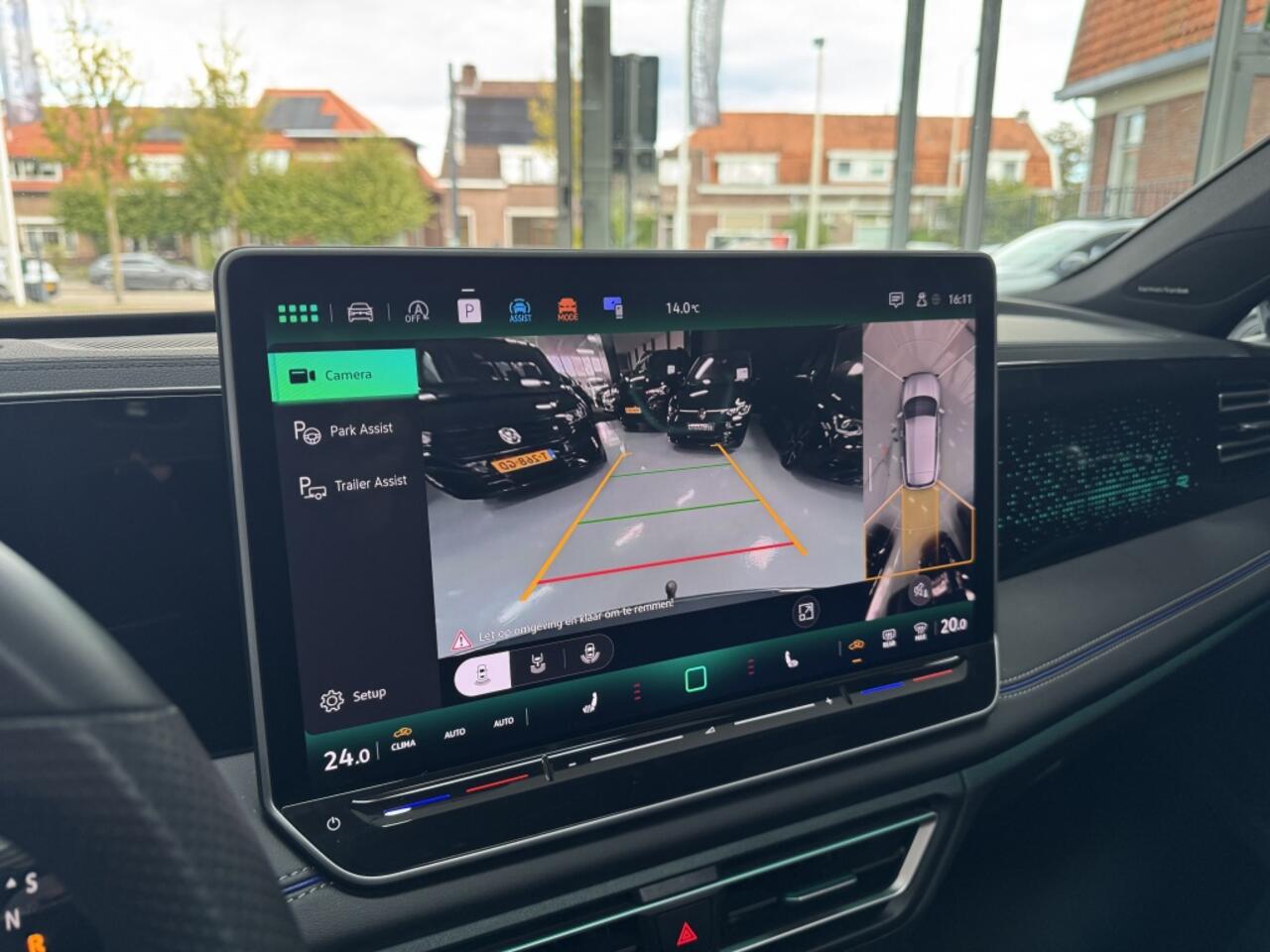 Volkswagen TIGUAN 1.5 eTSI R-Line PANO HUD 360 LANE