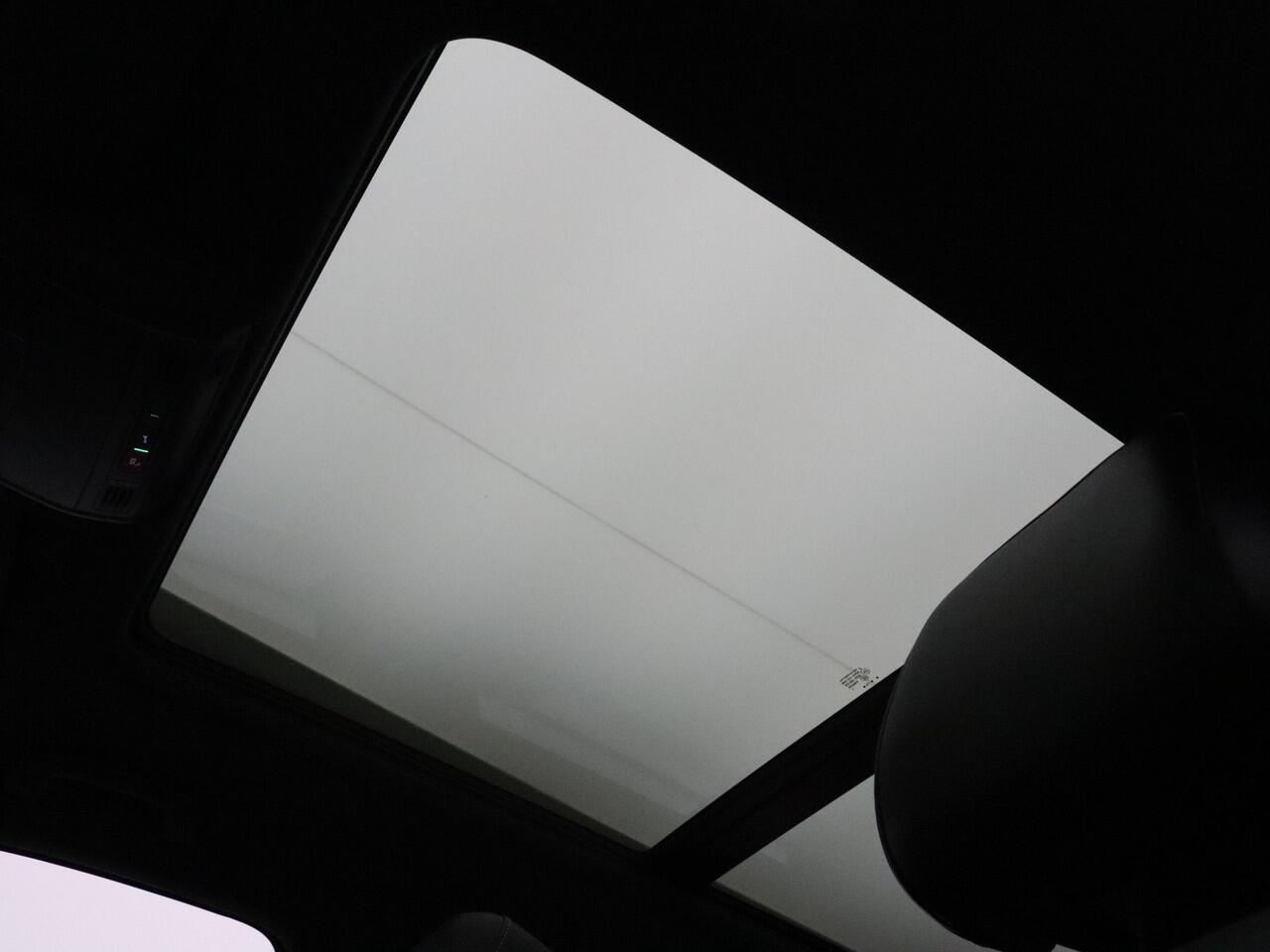 Volkswagen TIGUAN 245pk TSI eHybrid R-Line Business+ Camera | Adapt. Cruise | Navi | Parkeersens. v+a | Stoelverw. | Panoramadak