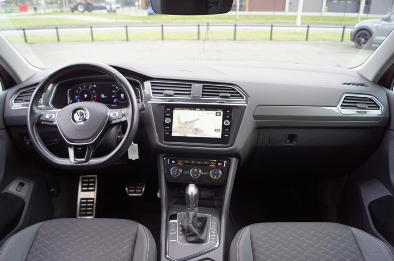 Volkswagen TIGUAN 1.5 TSI DSG R-line 150pk / Navi / Camera / Trekhaak wegkl.b./ Park-assist / ACC