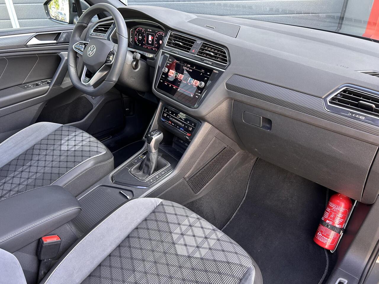 Volkswagen TIGUAN 1.5 TSI 110kW DSG R-Line | Pano | Trekhaak | Virtual | LED | Keyless |