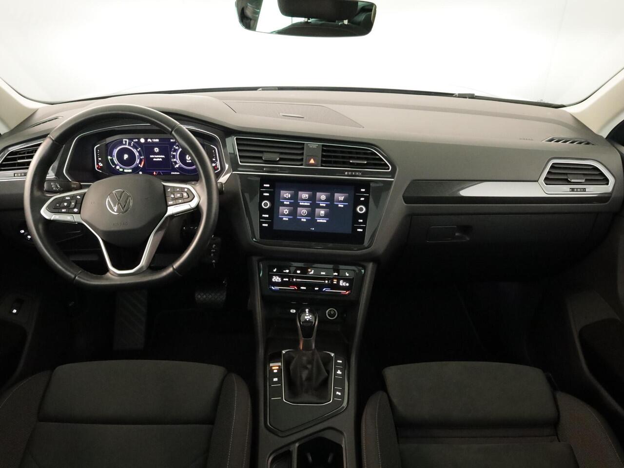 Volkswagen TIGUAN 1.4 TSI eHybrid Life 245 pk Automaat (DSG) | Navigatie | Panoramadak | Parkeersensoren | Achteruitrijcamera | LED koplampen | Stoelverwarming | SOH 87%