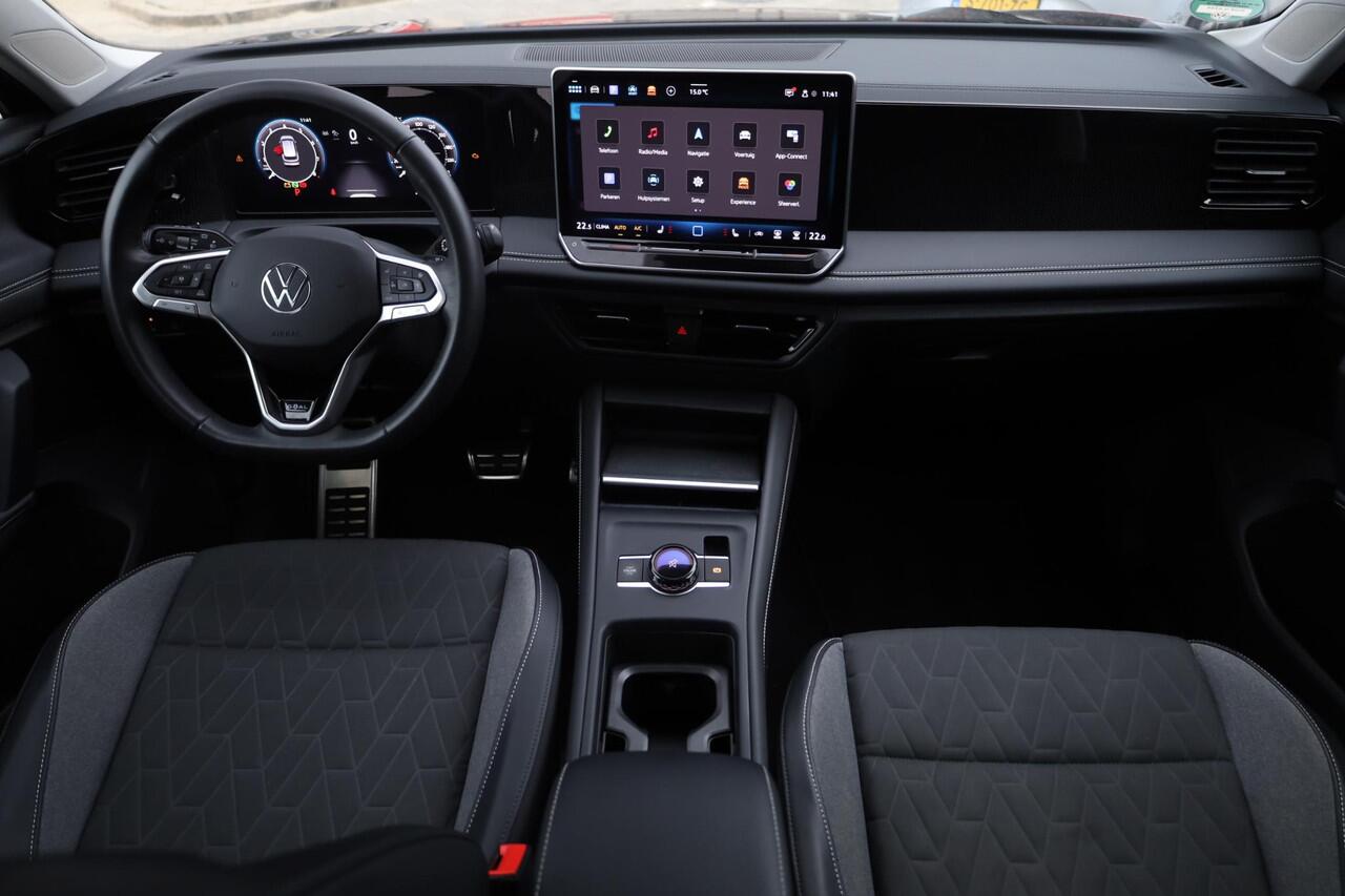 Volkswagen TIGUAN 1.5 eTSI Life Edition 130PK / 96kW, Achteruitrijcamera (rear view), rondomzichtcamera (area view), wegklapbare trekhaak, 60 mnd / 100.000km garantie, stoel- en stuurwielverwarming, ambiente verlichting, navigatie, Apple Carplay / Android Auto, privacy gla