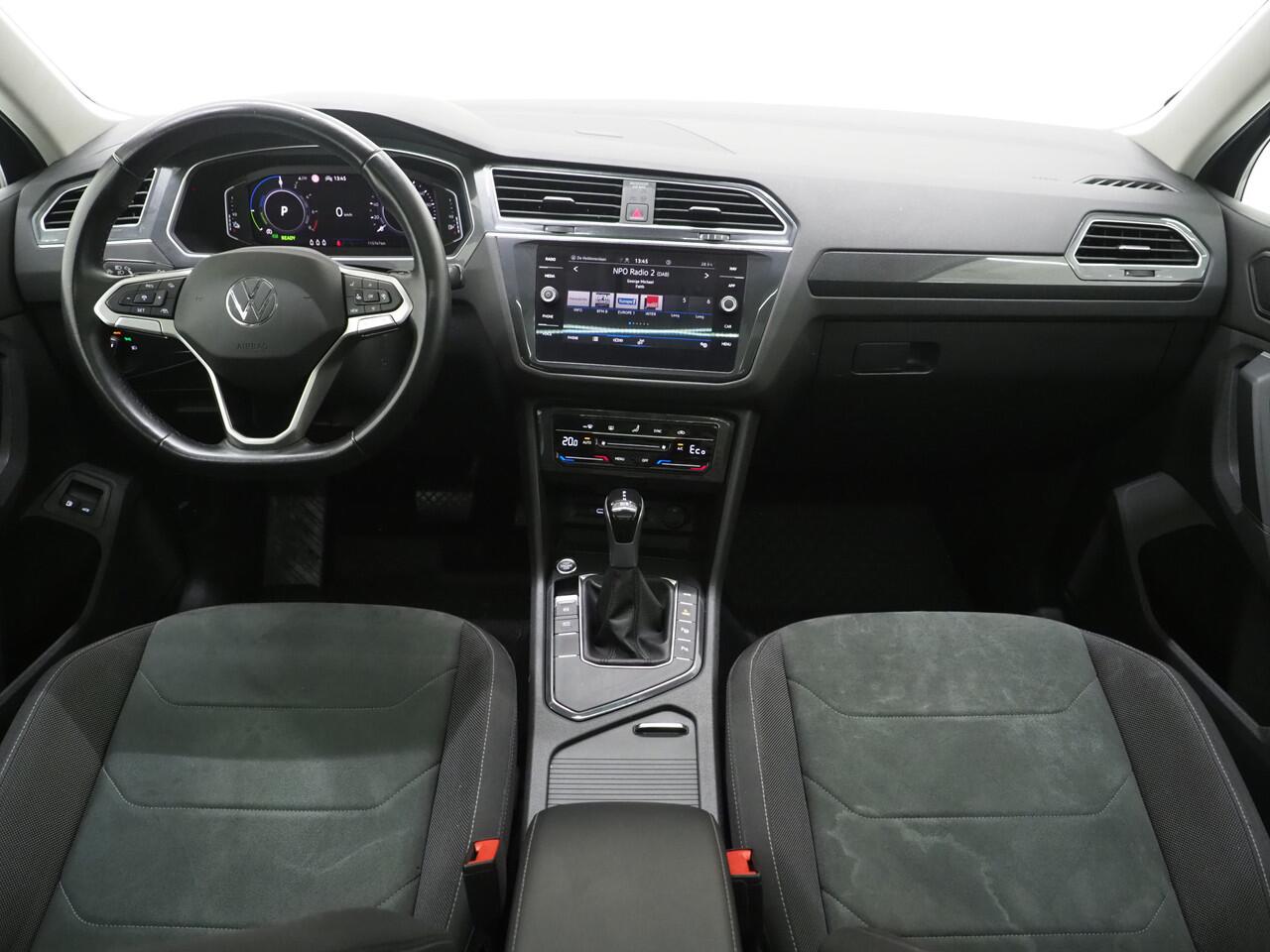 Volkswagen TIGUAN 1.4 TSI eHybrid Elegance | Panoramadak | Trekhaak | Adaptive Cruise | Virtual | Camera | Carplay