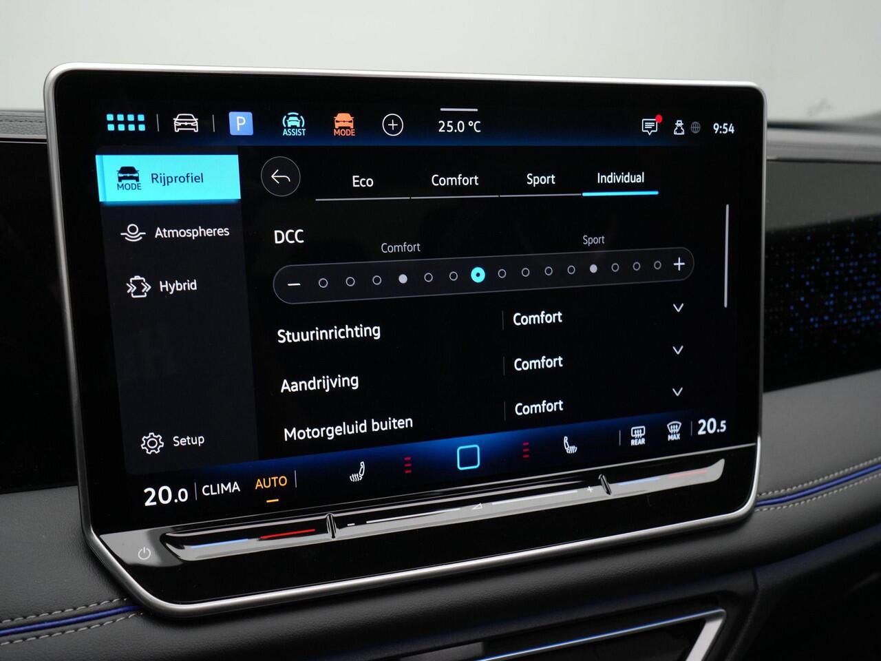 Volkswagen TIGUAN 1.5 eHybrid 272 pk R-Line Edition | Panoramadak | Adaptief onderstel | Stuur-/stoelverwarming | Achteruitrijcamera | Massage