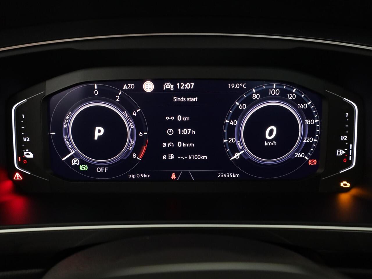 Volkswagen TIGUAN 1.4 TSI eHybrid Life 245 pk Automaat (DSG) | Navigatie | Panoramadak | Parkeersensoren | Achteruitrijcamera | LED koplampen | Stoelverwarming | SOH 87%