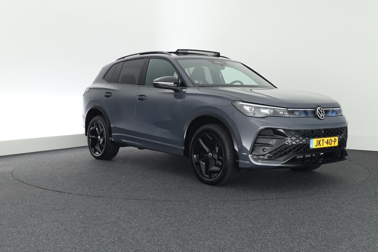 Volkswagen TIGUAN 1.5 272pk eHybrid R-Line Edition Trekhaak Camera Panoramadak Stoelverwarming Massage Carplay