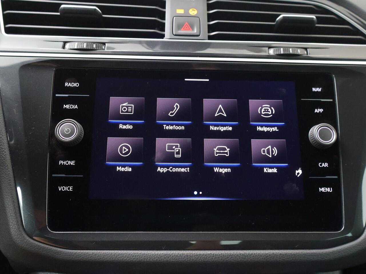 Volkswagen TIGUAN 1.5 TSI R-Line | 150 PK | Matrix LED koplampen | Navigatiesysteem | Adaptive cruise control |