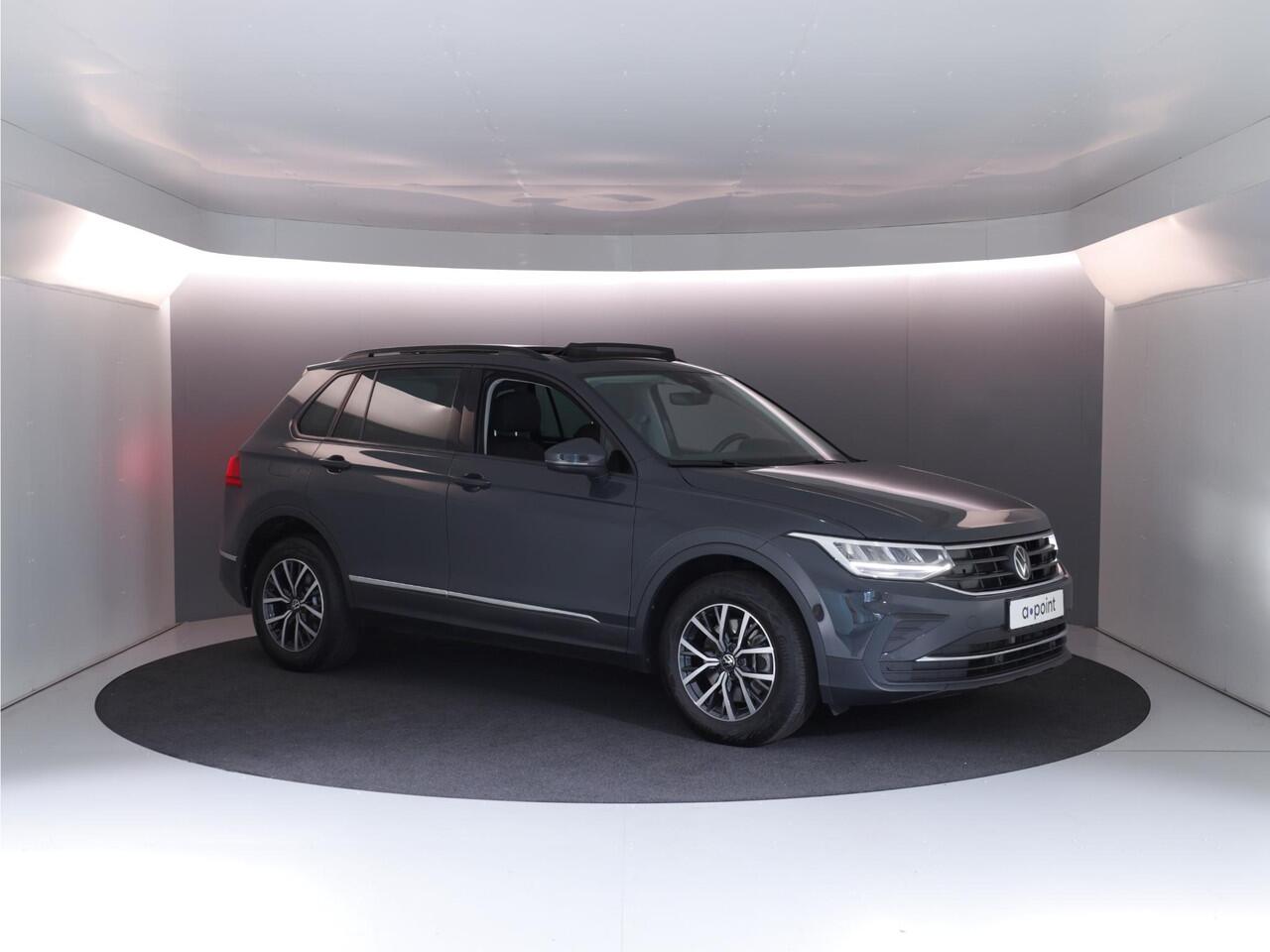 Volkswagen TIGUAN 1.4 TSI eHybrid Life 245 pk Automaat (DSG) | Navigatie | Panoramadak | Parkeersensoren | Achteruitrijcamera | LED koplampen | Stoelverwarming | SOH 87%