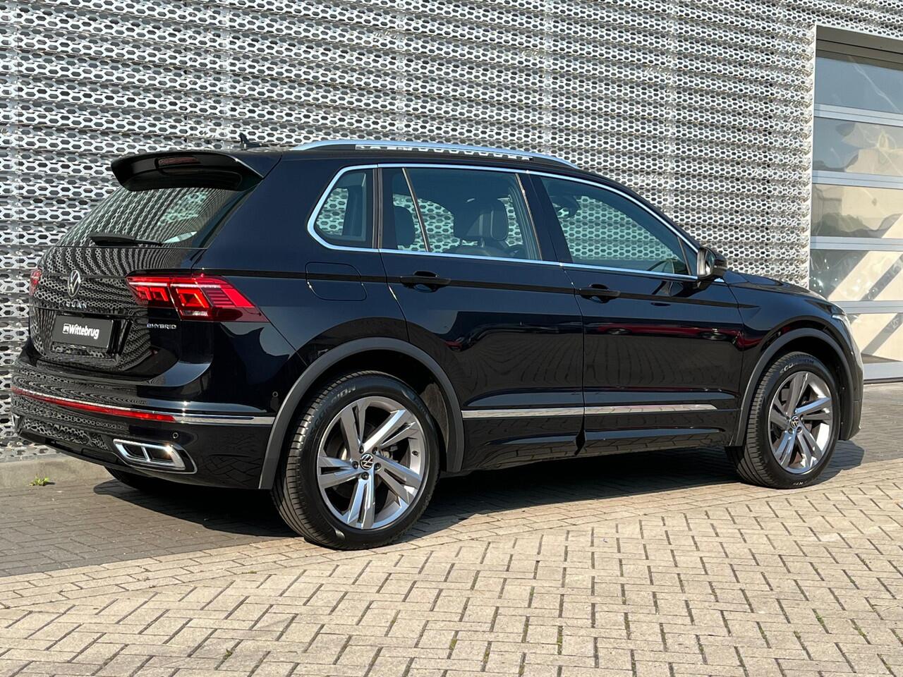 Volkswagen TIGUAN 1.4 TSI eHybrid 245pk DSG R-Line / Panoramadak / IQ LED Matrix / 19" LMV / Camera / Stuur en Stoelverwarming **