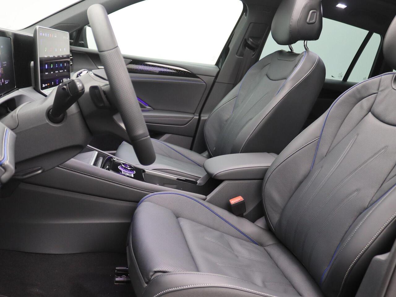 Volkswagen TIGUAN 1.5 eHybrid R-Line Edition 272PK DSG Pano-Schuifdak, Trekhaak, Leder, 360gr. camera, Adaptieve Cruise Controle, Matrix LED verlichting, Keyless, Navi, Side Assist, Alarm, 20" LM Velgen