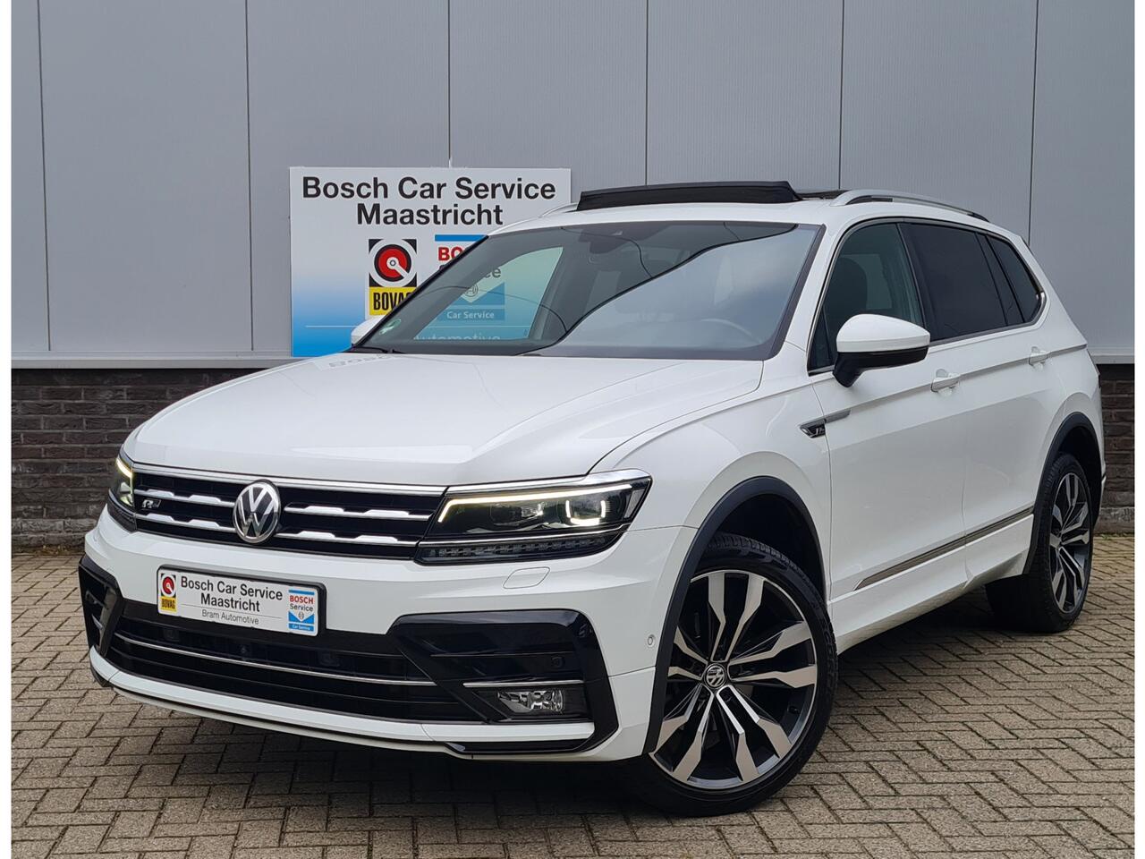 Volkswagen TIGUAN Allspace 1.5 TSI R-Line 7zits | 1Ste Eigenaar | Pano | 360 Camera | Leer | Navi | Xenon\Led | Dealer onderhouden Interesse, Proefrit? Bel of app met: 06-24 28 28 42